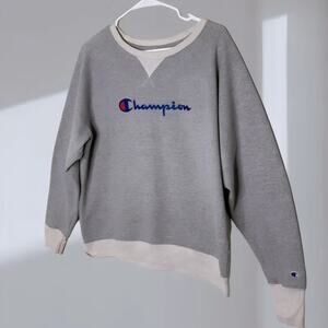 Champion Reverse Weave Logo Crewneck Sweatshirt – Heather Gray (Women’s XL)